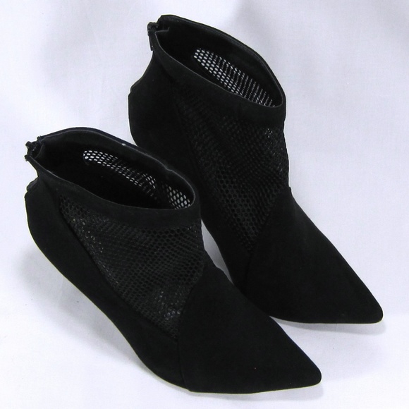 Olivia Ferragamo Black Suede Ankle Booties Sz: 10M - Picture 5 of 8